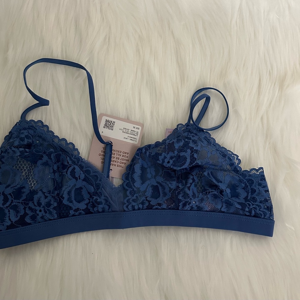 🆕SAVAGE X FENTY Blue Lace Bralette - Size: S - Picture 2 of 5